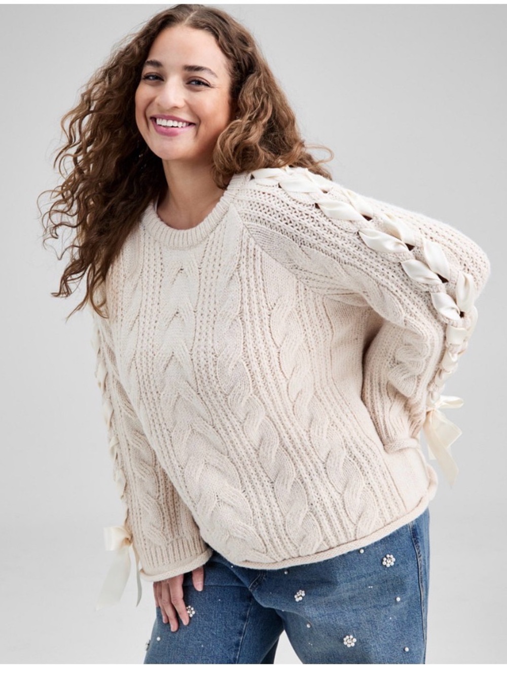 Women’s Cream Cable-Detail Crewneck Sweater with Ribbon Sleeve